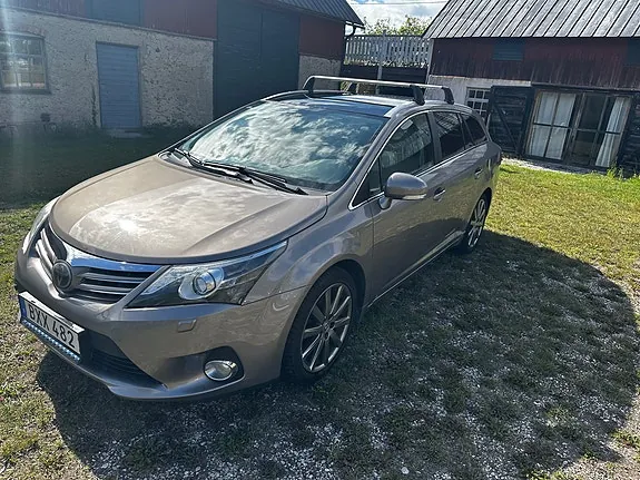 Toyota Avensis 2014 photo 3