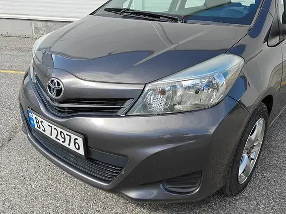 Toyota Yaris 2011 photo 4