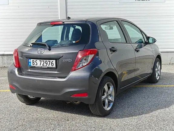 Toyota Yaris 2011 photo 5