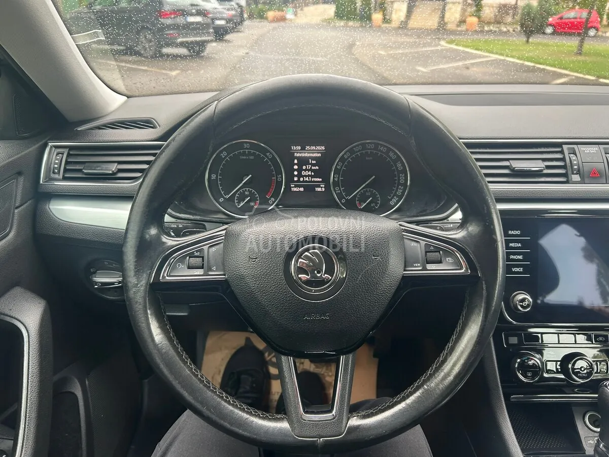 Skoda Superb 2019 photo 5