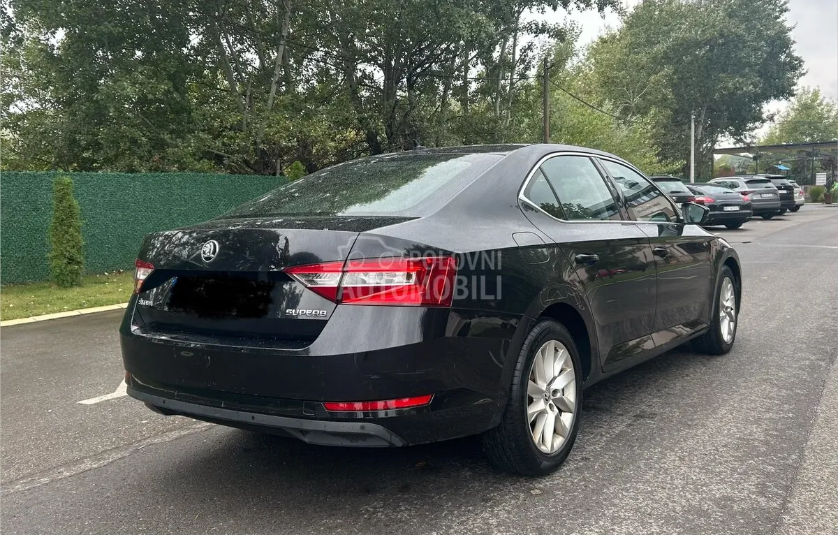 Skoda Superb 2019 photo 2