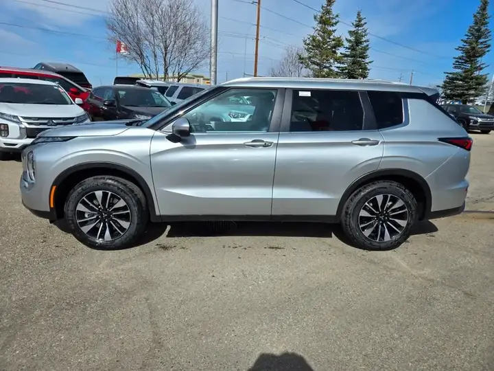 Mitsubishi Outlander 2026 photo 4