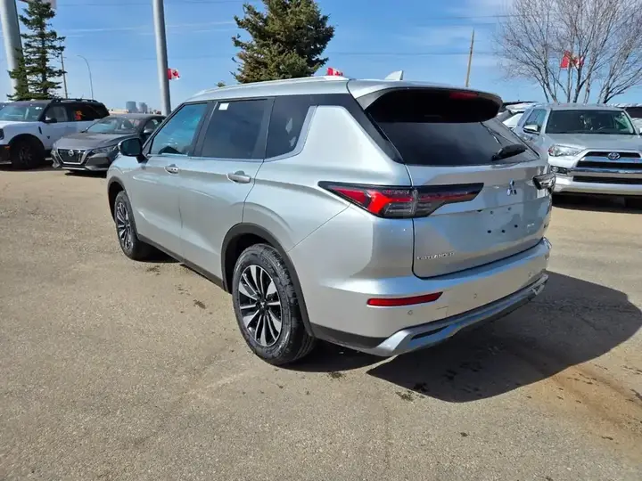 Mitsubishi Outlander 2026 photo 5