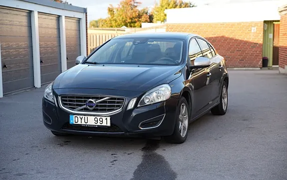 Volvo S60 2011 photo 2