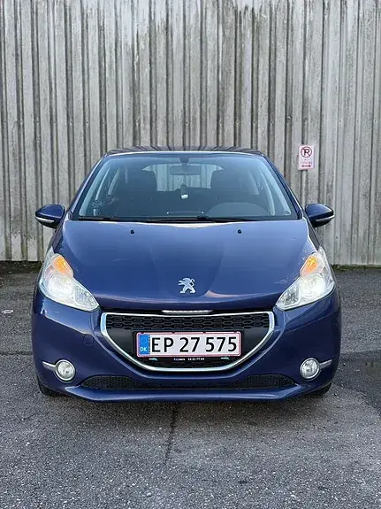 Peugeot 208 2012 photo 5