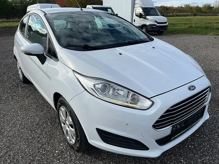 Ford Fiesta 2015 photo 3