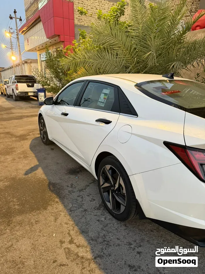 Hyundai Elantra 2023 photo 4