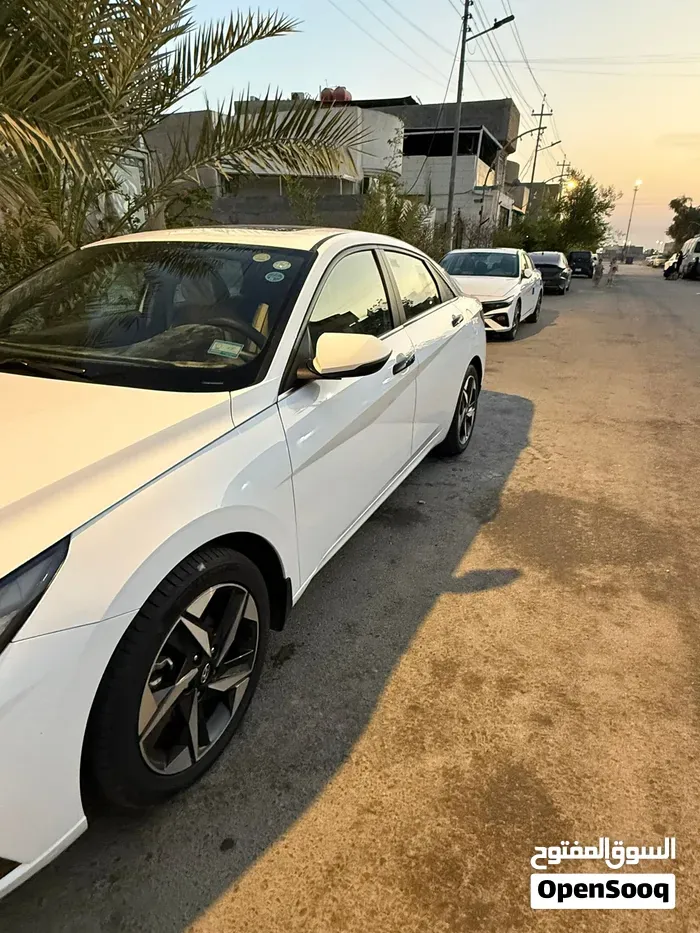 Hyundai Elantra 2023 photo 2