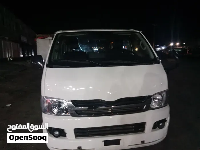 Toyota Hiace 2009 photo 3