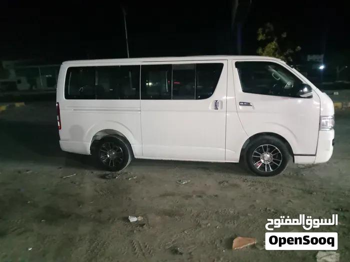 Toyota Hiace 2009 photo 4