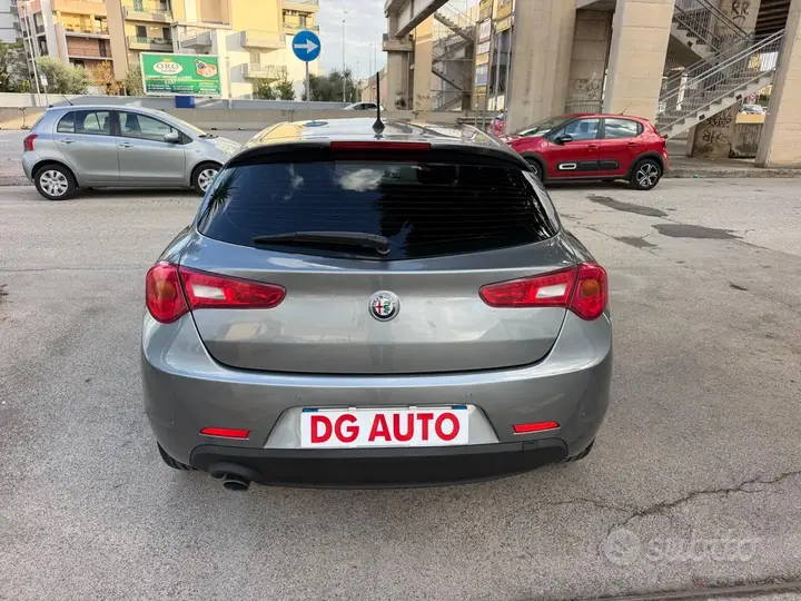 Alfa Romeo Giulietta 2016 photo 5