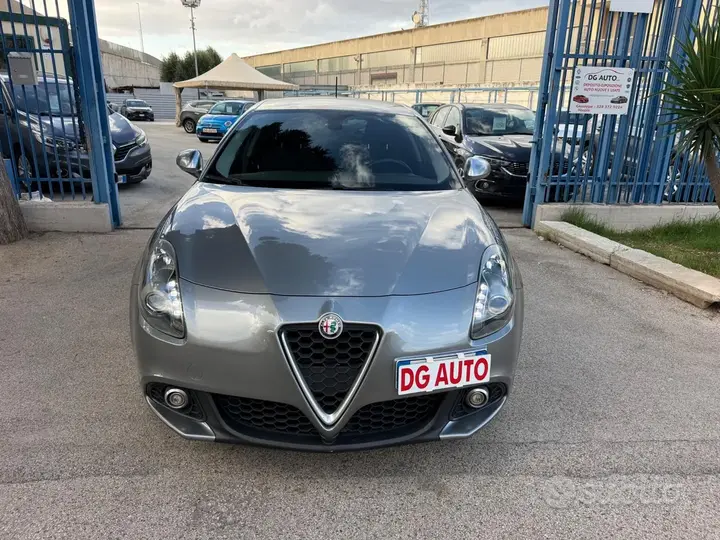 Alfa Romeo Giulietta 2016 photo 2