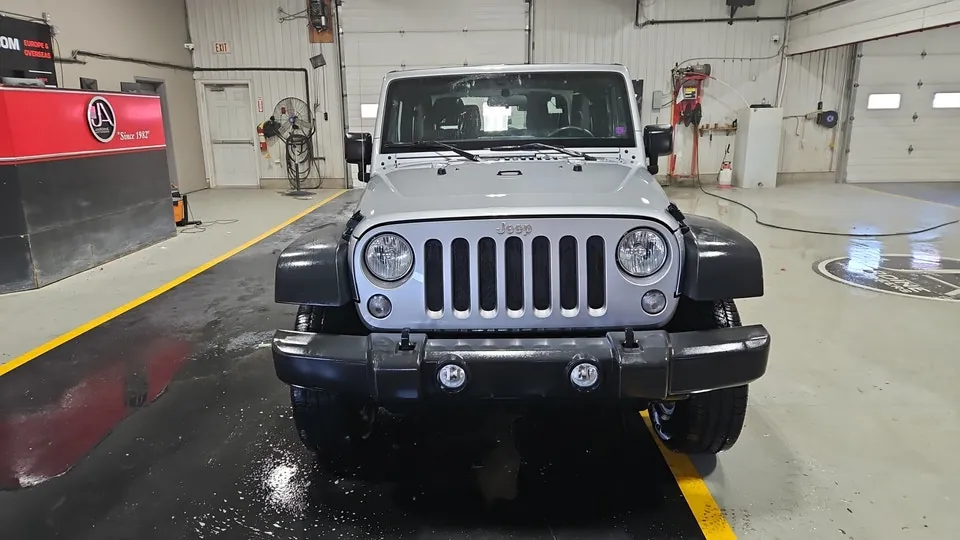Jeep Wrangler 2018 photo 2