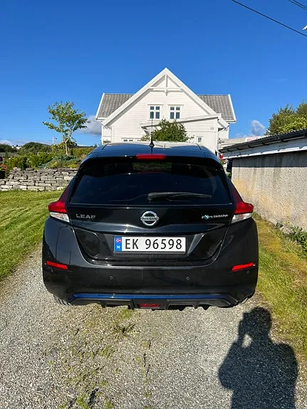 Nissan Leaf 2018 photo 2
