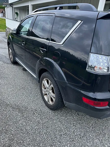 Mitsubishi Outlander 2012 photo 3