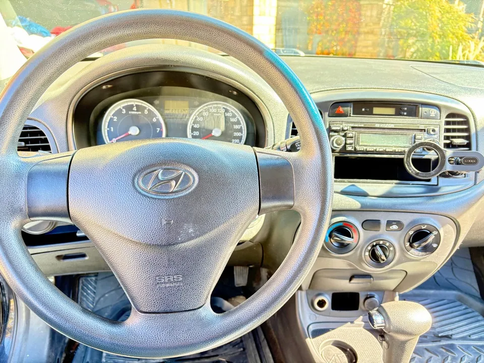 Hyundai Accent 2011 photo 5