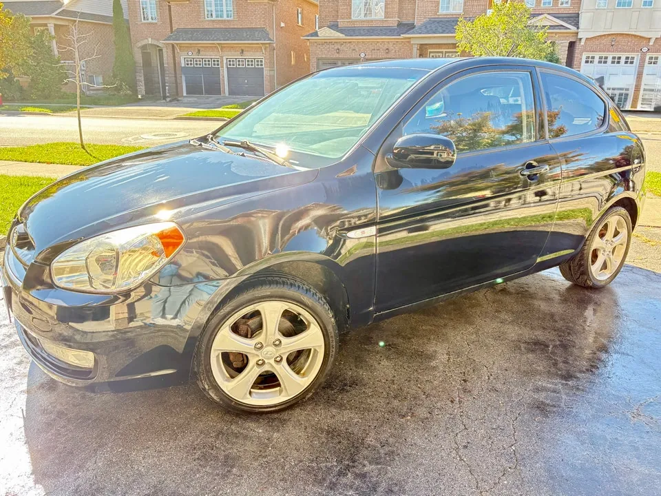 Hyundai Accent 2011 photo 2