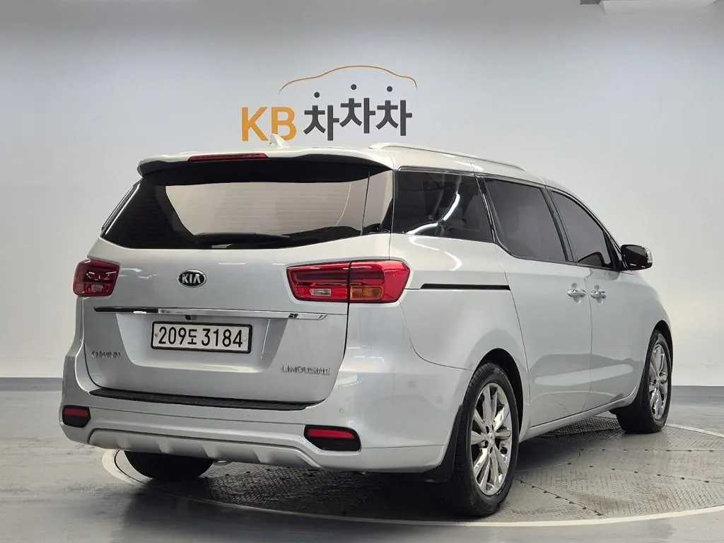 Kia Carnival 2019 photo 3