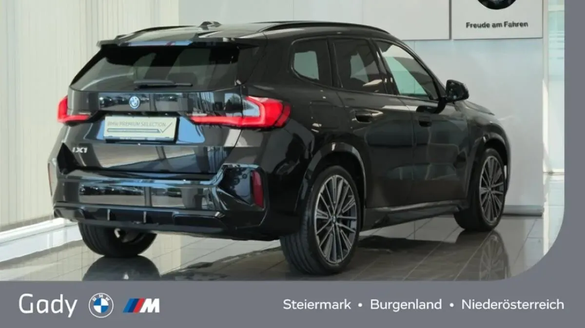 BMW Ix1 2026 photo 3