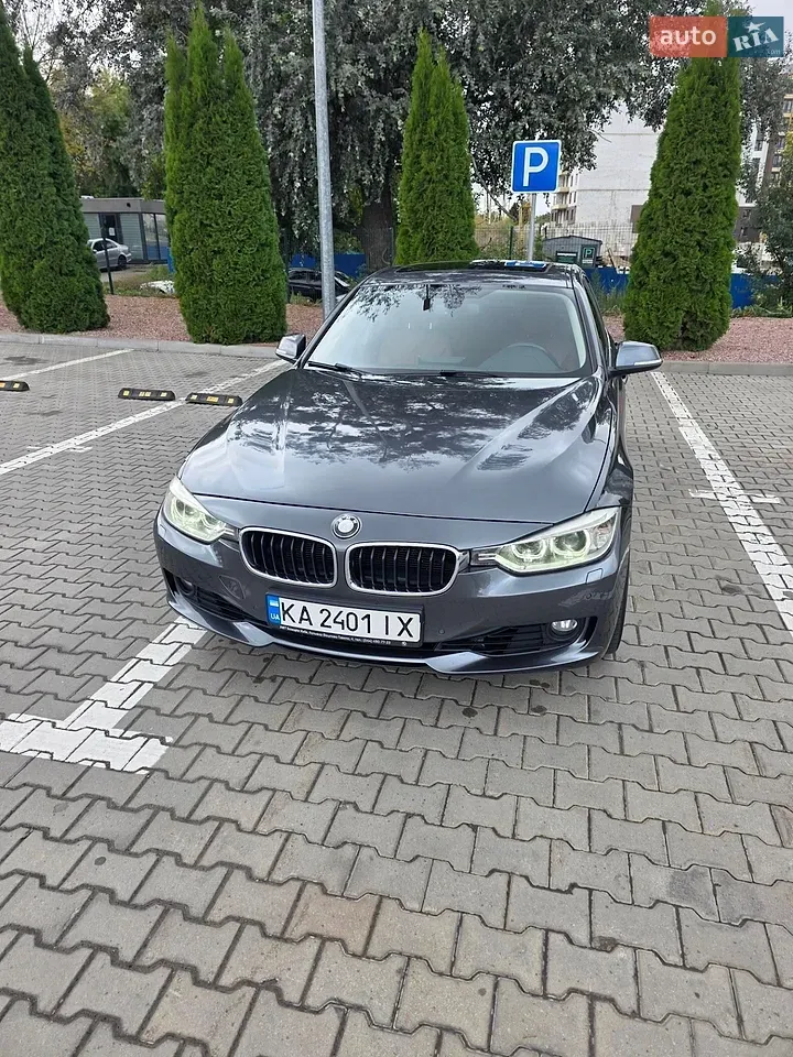 BMW 3 Series 2013 photo 2