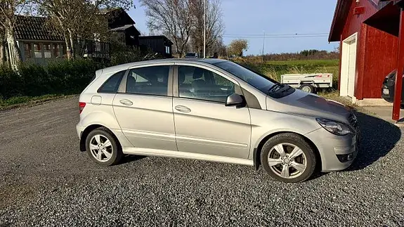 Mercedes-Benz B 180 D