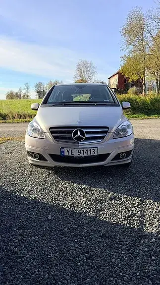 Mercedes-Benz B 180 D 2010 photo 2