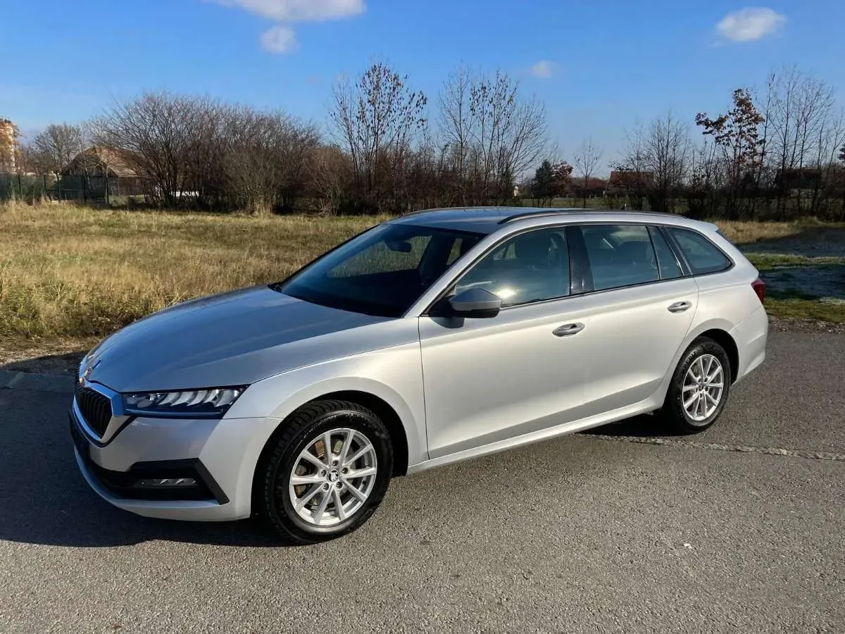 Skoda Octavia 2022 photo 2
