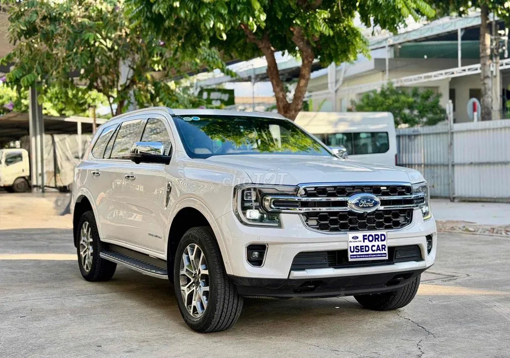 Ford Everest 2023 photo 2