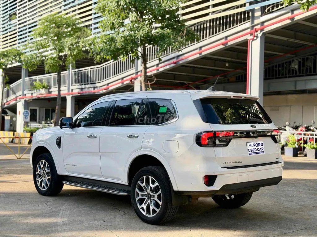 Ford Everest 2023 photo 3