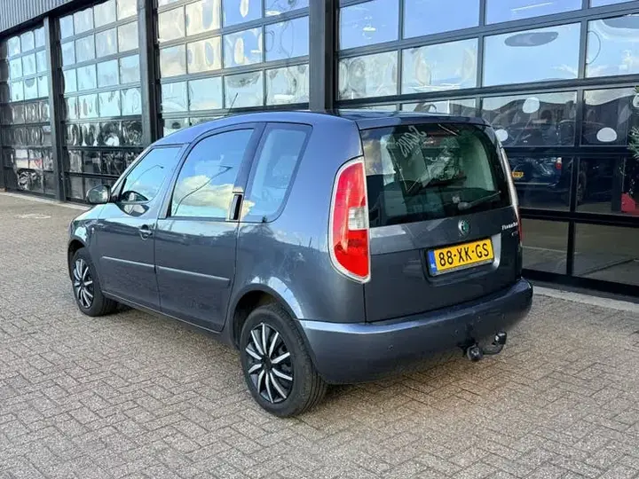 Skoda Roomster 2007 photo 2