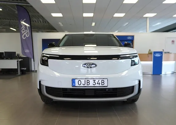 Ford Explorer 2026 photo 2