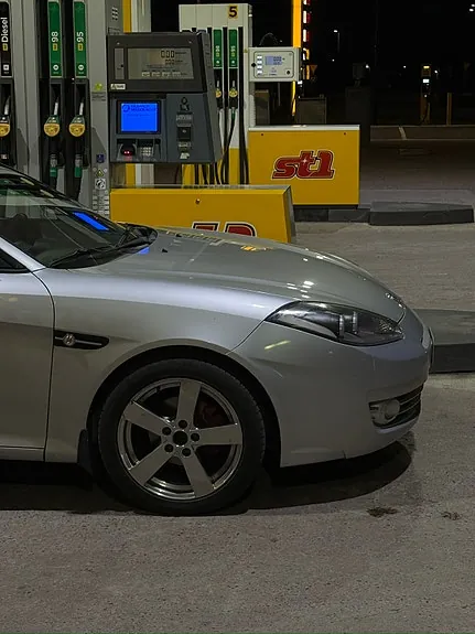 Hyundai Coupe 2008 photo 3