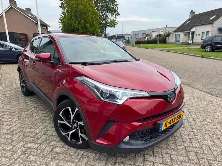 Toyota C-Hr 2019 photo 2