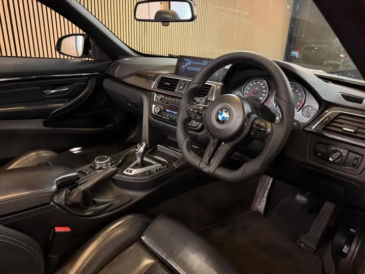 BMW M4 2016 photo 2