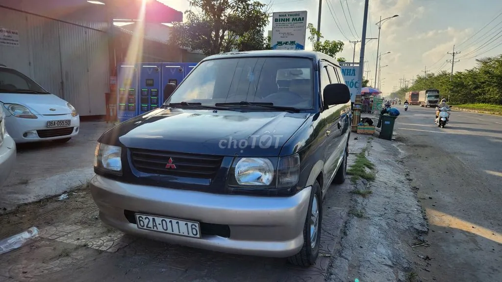 Mitsubishi Jolie
