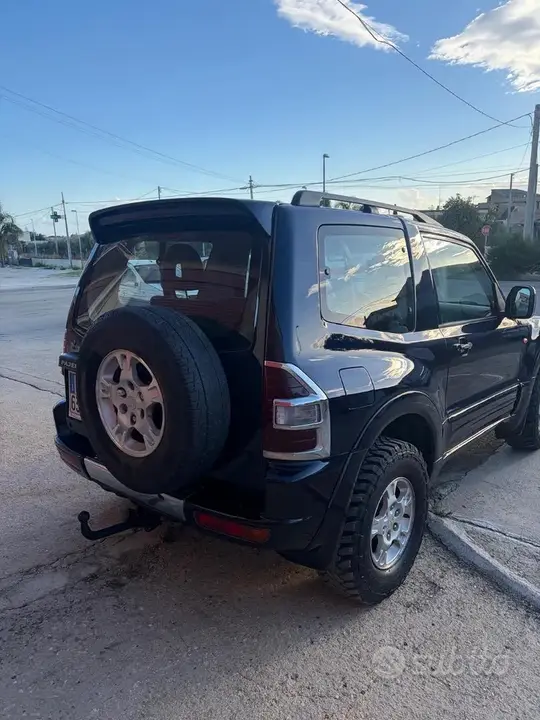 Mitsubishi Pajero 2002 photo 2