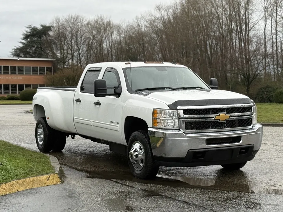 Chevrolet Silverado 3500Hd 2013 photo 2