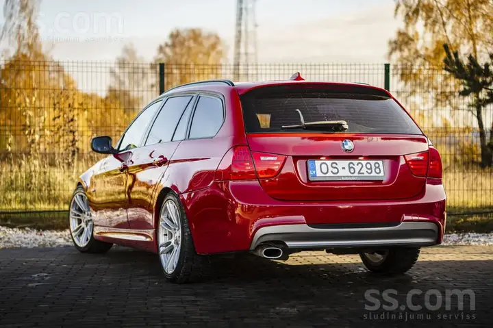 BMW 318 2009 photo 4
