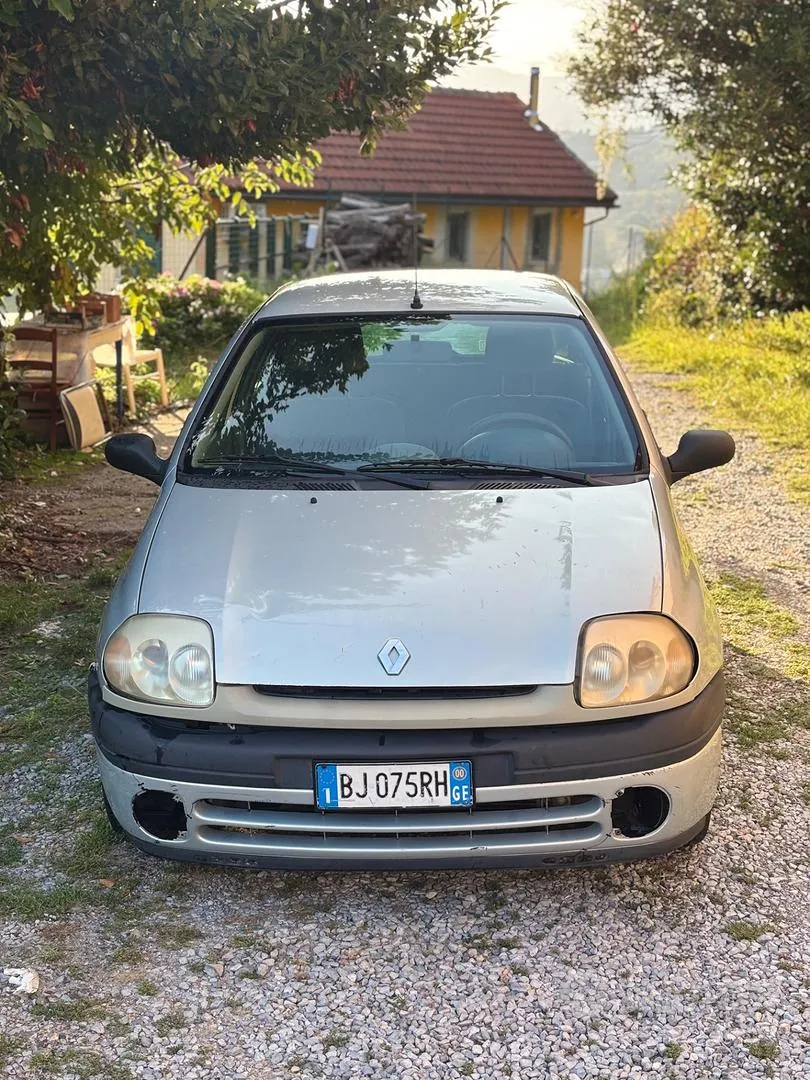 Renault Clio 2000 photo 4