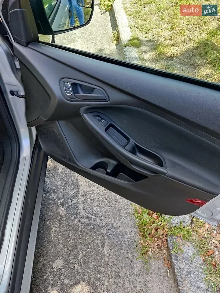 Ford Focus 2017 photo 2