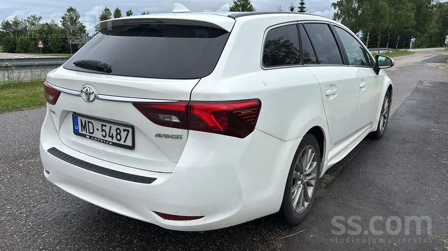 Toyota Avensis 2015 photo 4