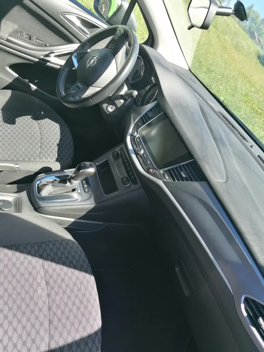 Opel Astra 2019 photo 2