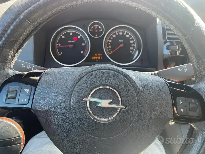 Opel Zafira 2010 photo 5
