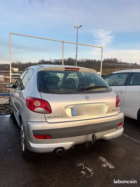 Peugeot 206 2009 photo 2