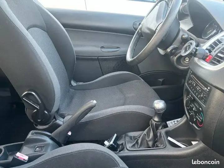 Peugeot 206 2009 photo 3