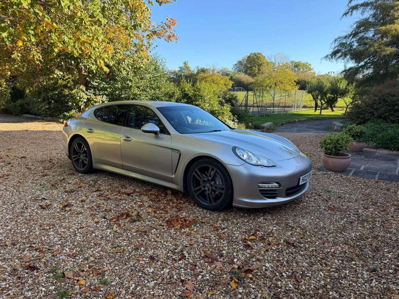 Porsche Panamera 2012 photo 2
