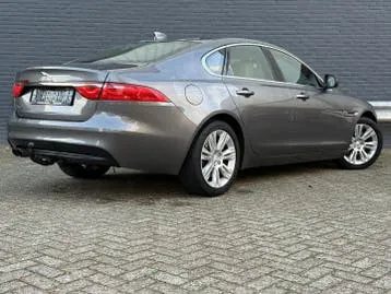 Jaguar Xf 2017 photo 2