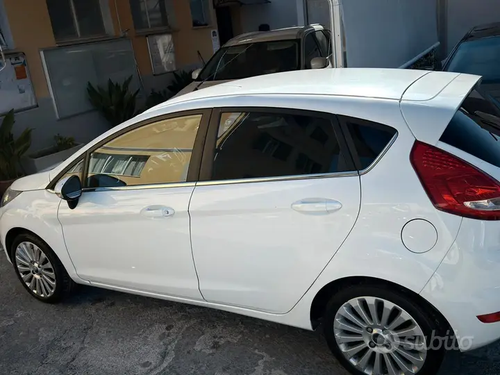 Ford Fiesta 2009 photo 3
