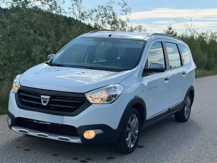 Dacia Lodgy 2016 photo 2