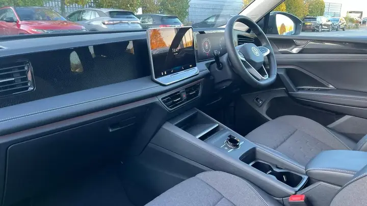 Volkswagen Tiguan 2025 photo 2
